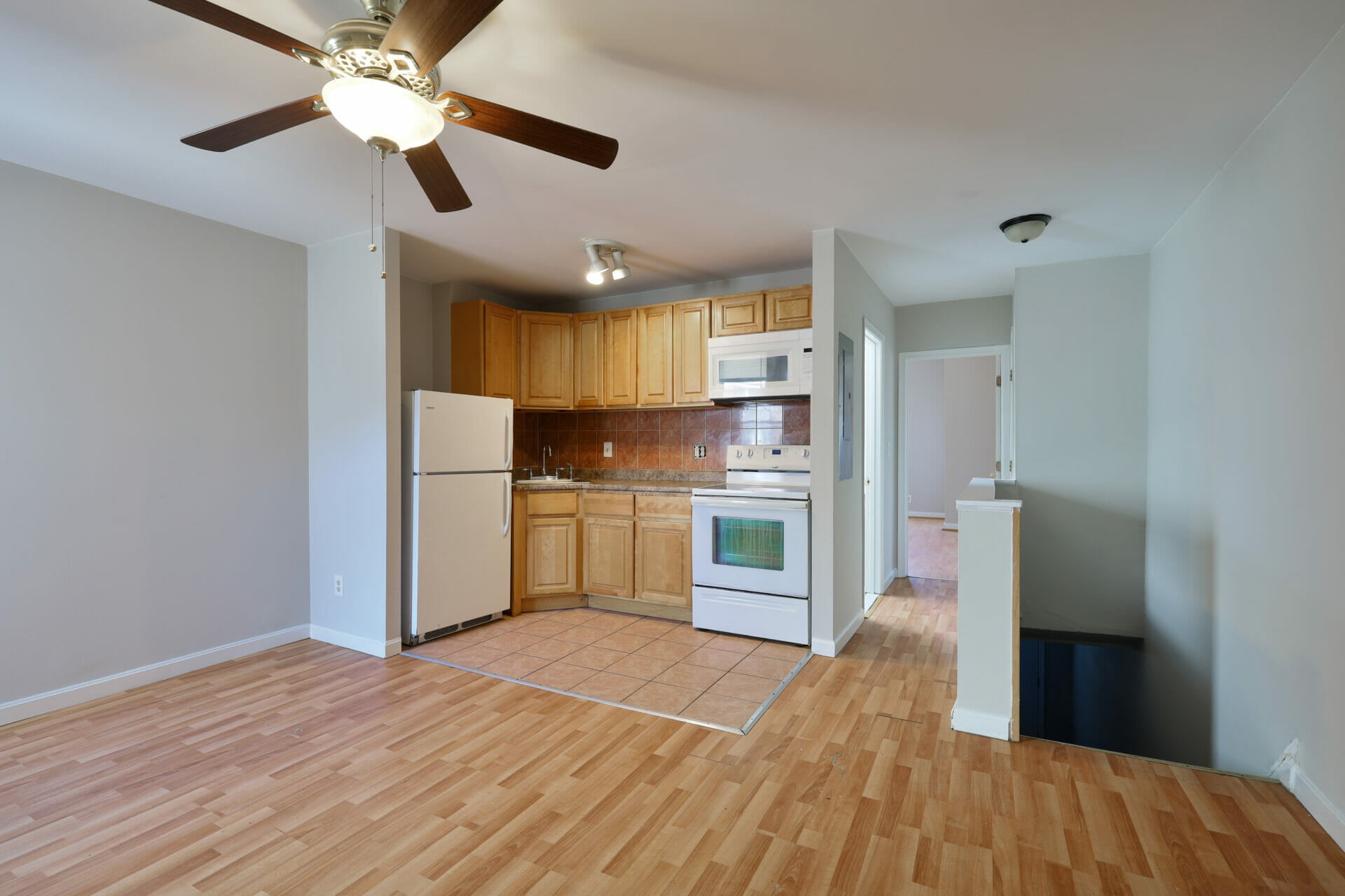 1440 W Grange st - 2F (6 of 11)